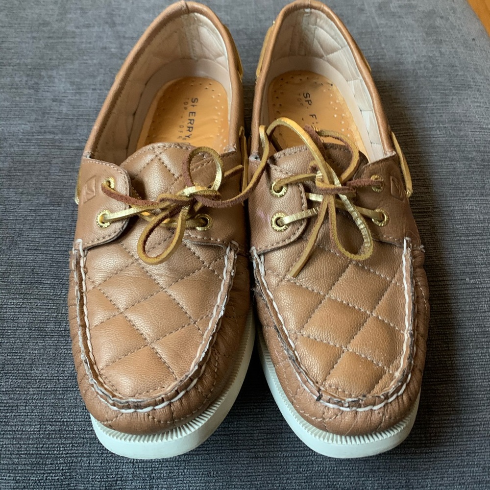 Woman camel and gold sperrys 7.5